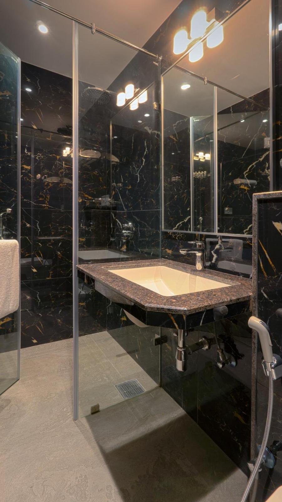 Magnus Nexstar Suites Kalyani Nagar Pune Exteriör bild